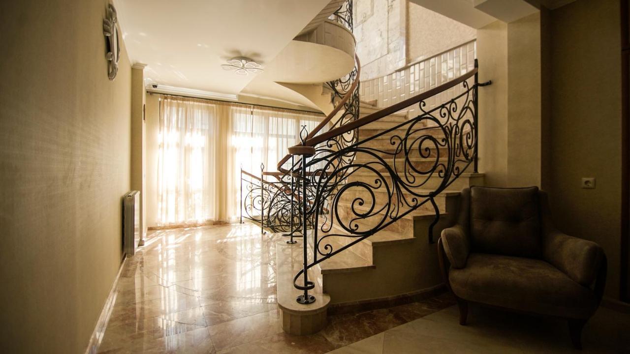 Hotel Juralius Тбилиси Экстерьер фото